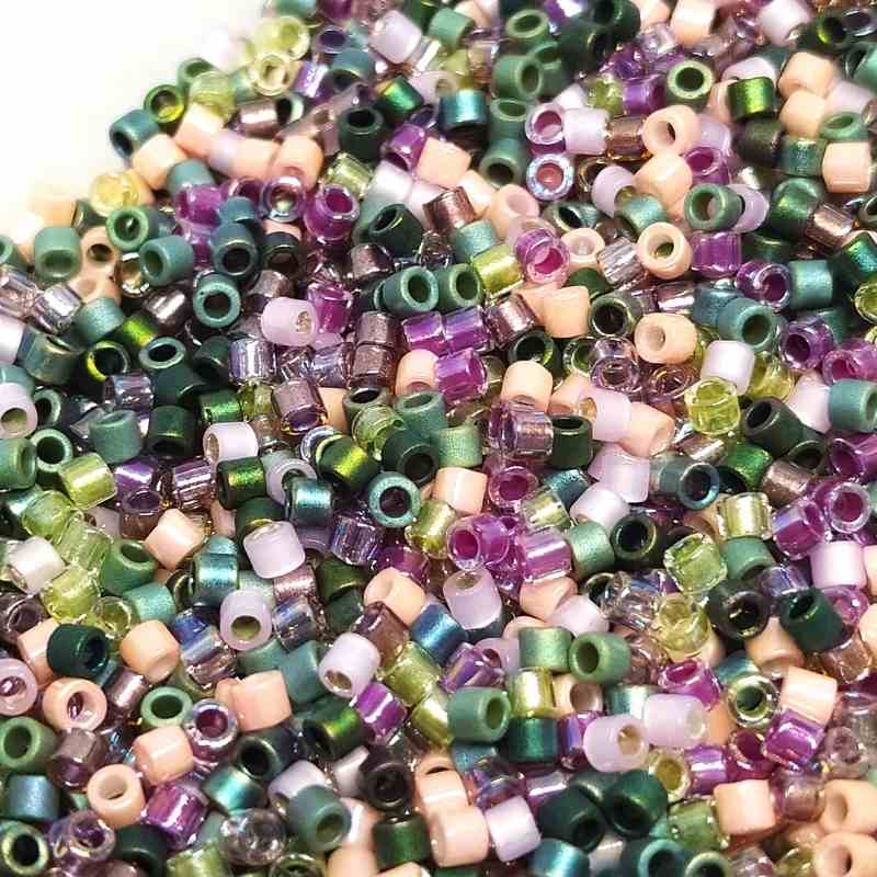 10/0 MIYUKI delica Mix - Lavender Garden x 1gr. - - Crystaldreams Abalorios