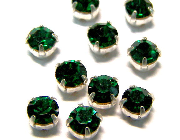 10 xChatones Preciosa® montados en engaste 4mm Emerald - - Crystaldreams Abalorios