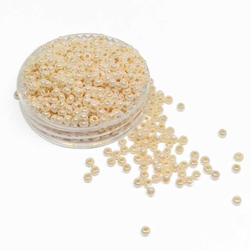 10gr. Rocalla Preciosa 11/0 2mm Eggshell - - Crystaldreams Abalorios