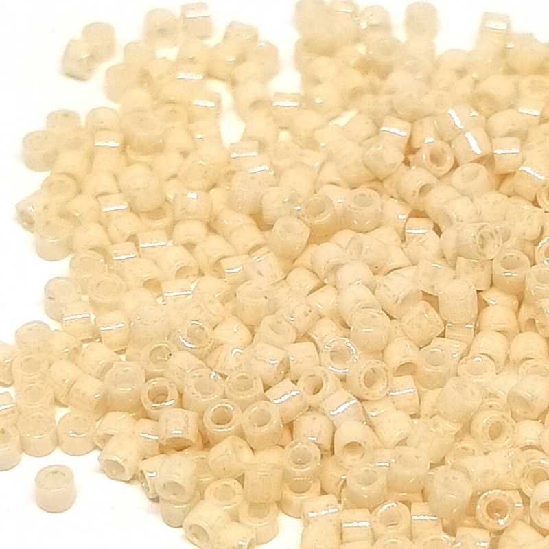 11/0 MIYUKI delica - Light Beige - 1gr. - DB204 - - Crystaldreams Abalorios