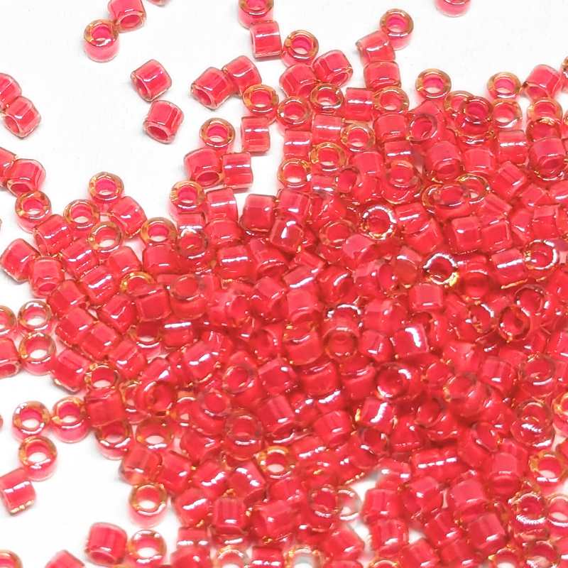 11/0 MIYUKI delica - Luminous Poppy Red - 1gr. - - Crystaldreams Abalorios