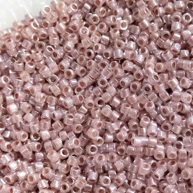 11/0 MIYUKI delica - Taupe Silver Lined - 1gr. - DB256 - - Crystaldreams Abalorios