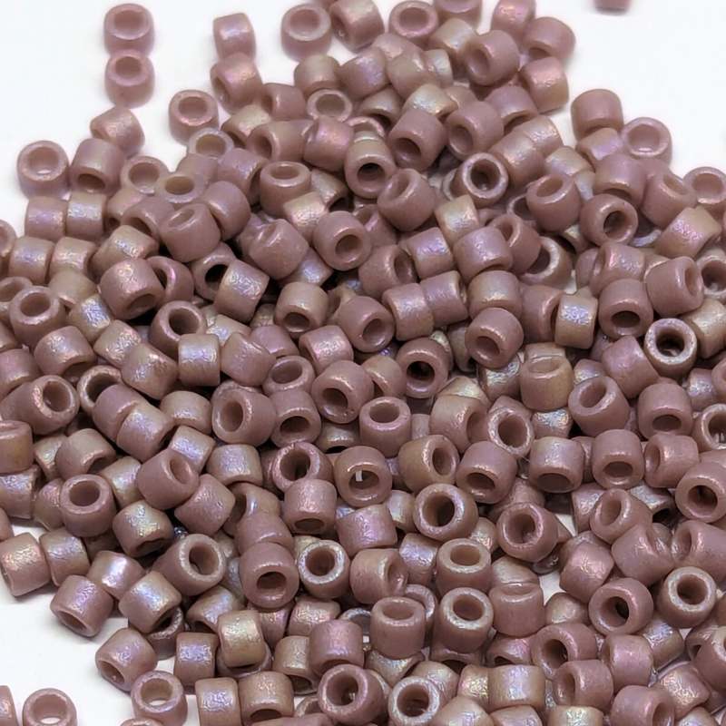 11/0 MIYUKI delica Op.Glazed Frosted Rainbow Amethyst 1gr DB2321 - - Crystaldreams Abalorios