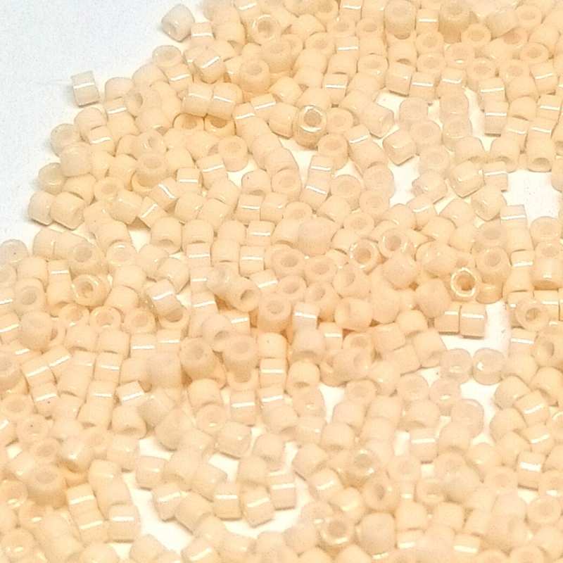 11/0 MIYUKI delica Opaque Light Peach - 1gr. - DB1492 - - Crystaldreams Abalorios