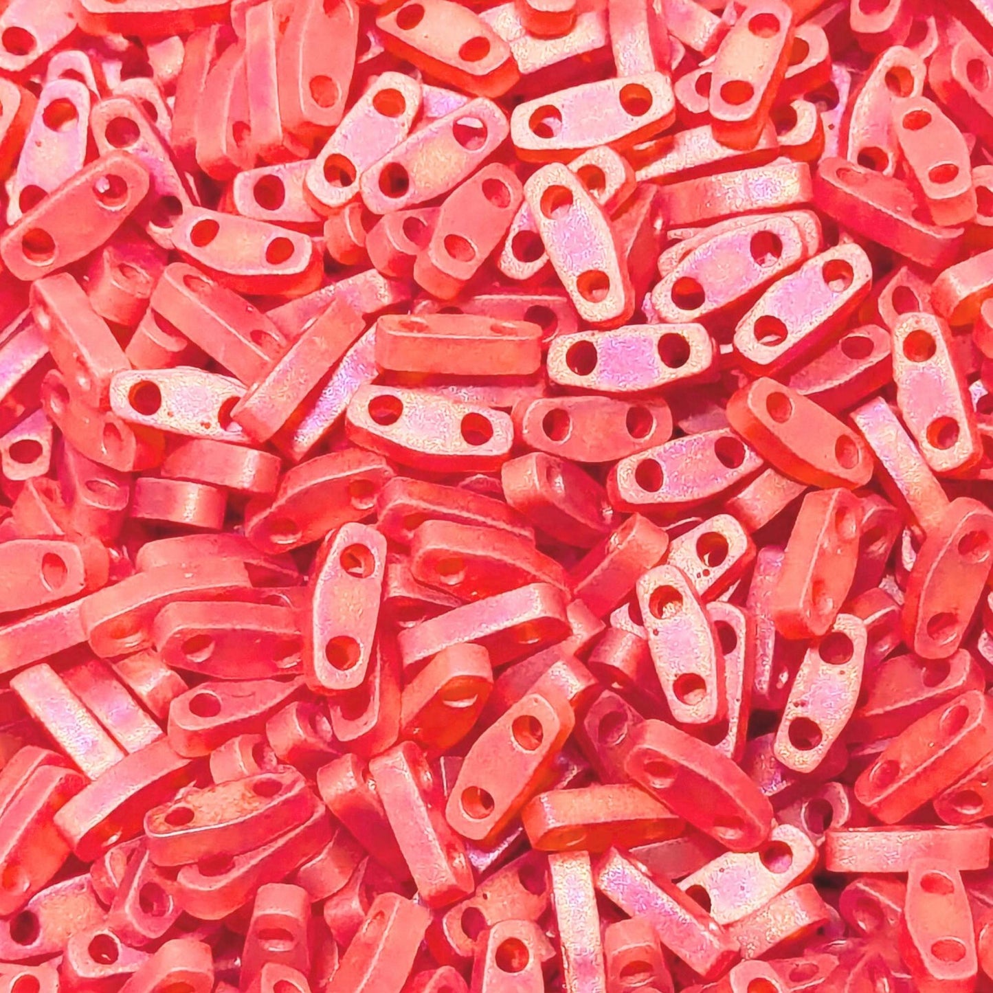 Matte Light Red AB Miyuki Quarter Tila