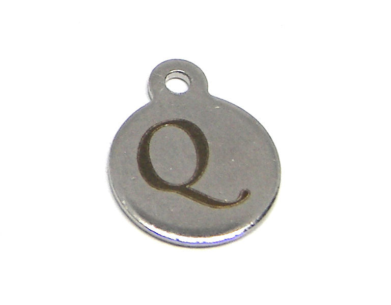 Colgante Letra de acero inox 304 10mm Agujero:1mm Q - - Crystaldreams Abalorios