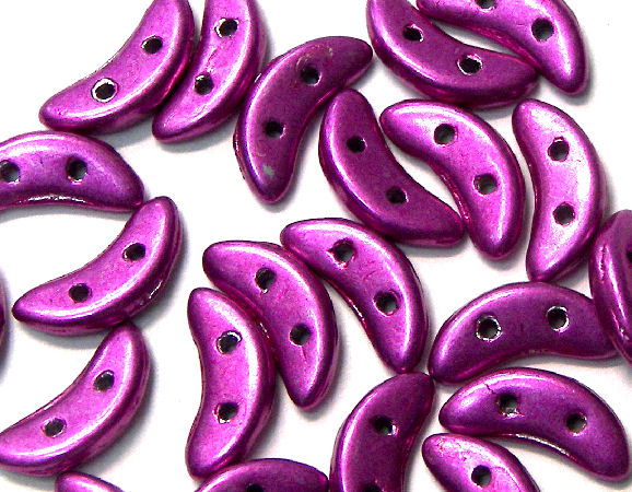 Crescent Beads 10x3mm 5gr. by Czechmates® Met. Fuchsia - - Crystaldreams Abalorios