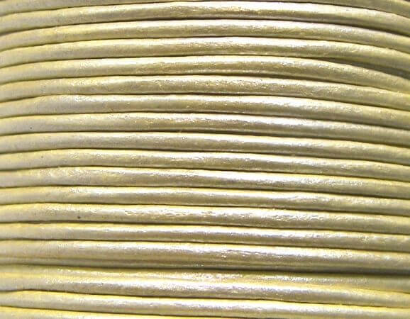 Cuero Teñido Metallic Cream - 1,5mm x 1m - - Crystaldreams Abalorios