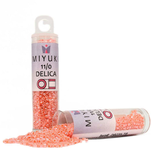 DB0235 Tubo Miyuki Delica 11/0 Lined Crystal Salmon Luster 7,2gr - DB0235 Tubo Miyuki Delica 11/0 Lined Crystal Salmon Luster 7,2gr - Miyukilandia