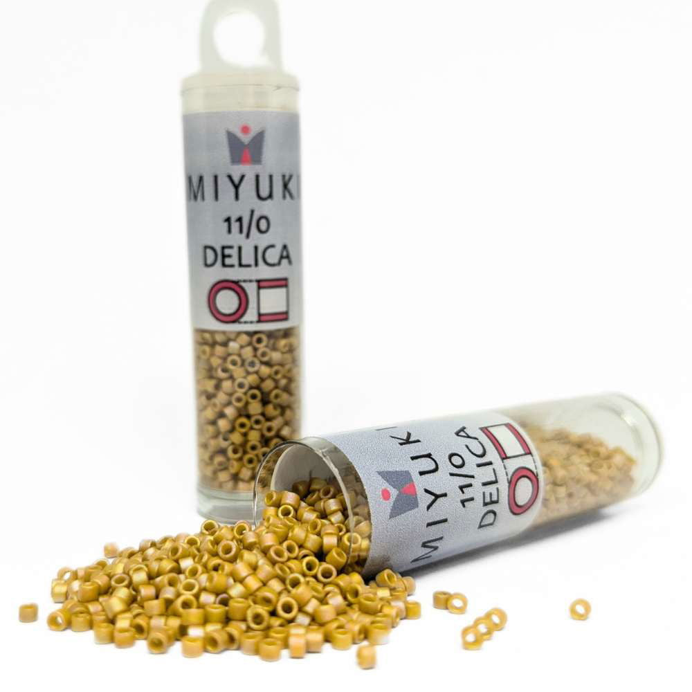 DB2303 Tubo Miyuki Delica 11/0 Frost Opaque Glaze Rainbow Pistacho 7,2gr - DB2303 Tubo Miyuki Delica 11/0 Frost Opaque Glaze Rainbow Pistacho 7,2gr - Miyukilandia