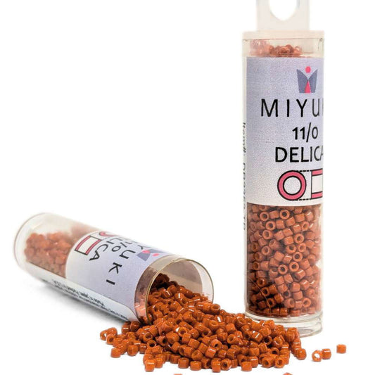 DB2352 Tubo Miyuki Delica 11/0 Opaque Dark Cranberry 7,2gr - DB2352 Tubo Miyuki Delica 11/0 Opaque Dark Cranberry 7,2gr - Miyukilandia