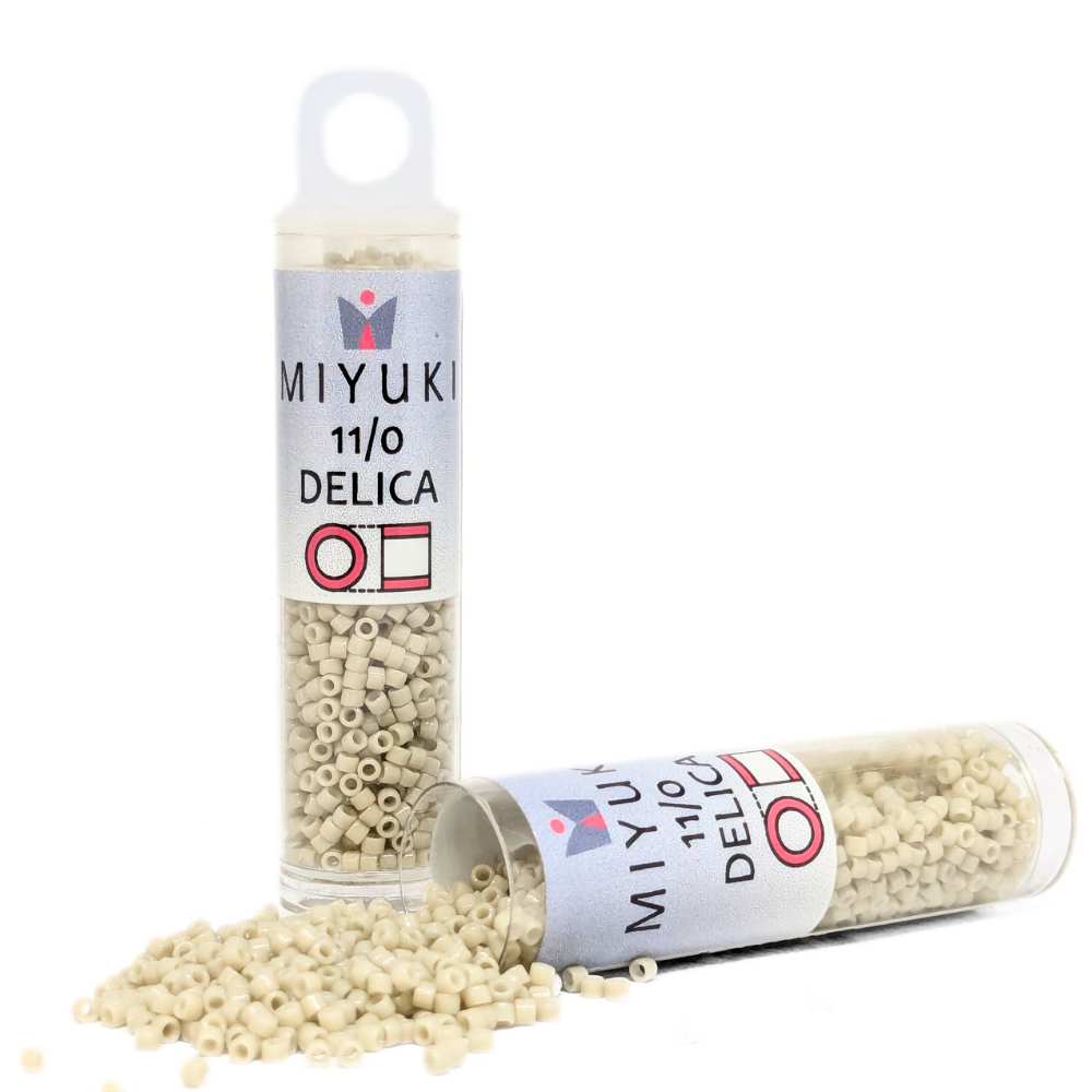 DB2362 Tubo Miyuki Delica 11/0 Duracoat Opaque Off White 7,2gr. -