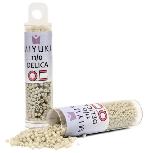 DB2363 Tubo Miyuki Delica 11/0 Duracoat Opaque Antique White 7,2gr. -