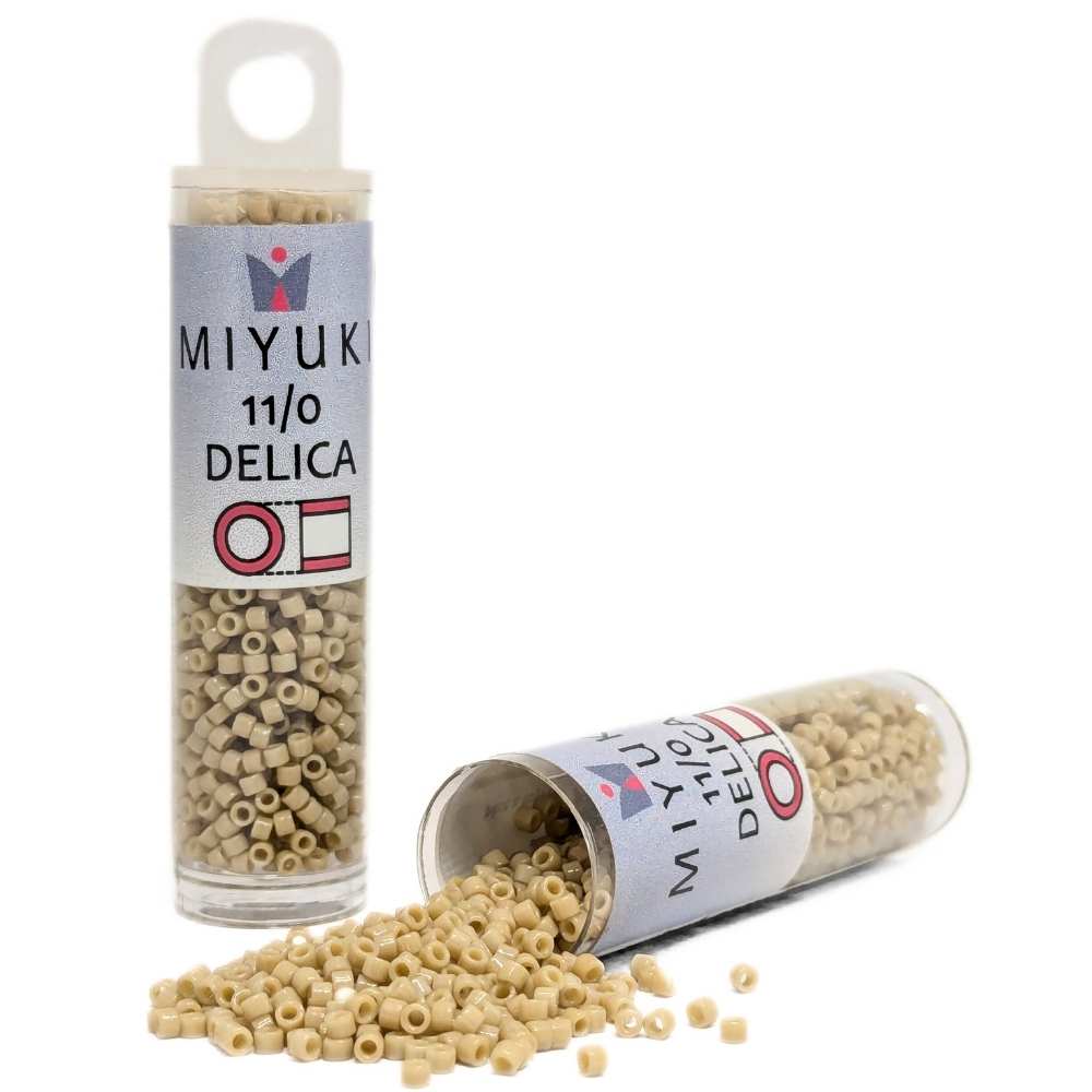 DB2364 Tubo Miyuki Delica 11/0 Duracoat Opaque Navajo White 7,2gr. -
