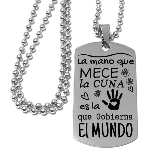 Llavero collar frase "La mano qué mece la cuna es la mano que .. - - Crystaldreams Abalorios