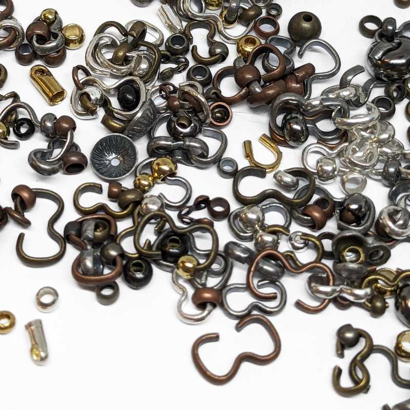 Surtido fornituras mixtas de calidad 50 gramos + de 1000 piezas - - Crystaldreams Abalorios