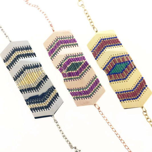 Pulsera realizada con entrepiezas centerline chevron