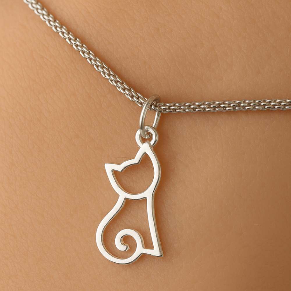 Pieza de plata 925 brillante con diseño felino