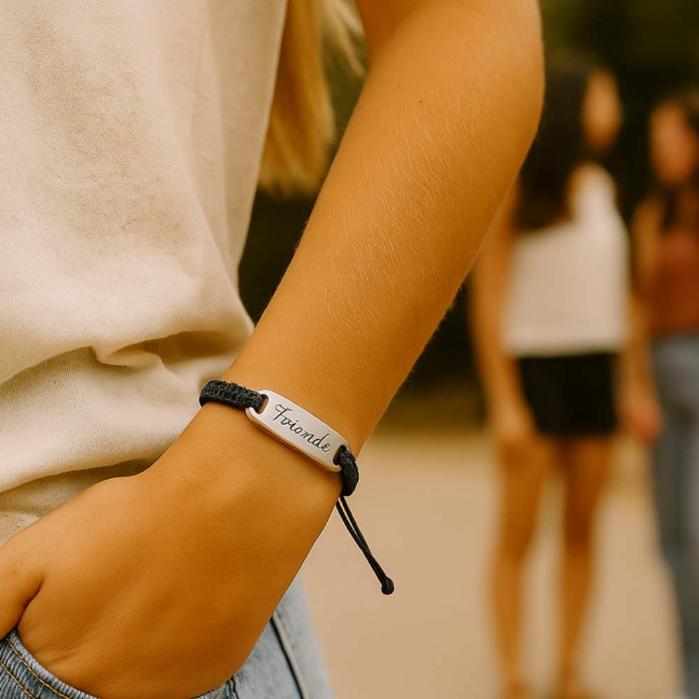 pulsera de macrame con grabado personalizado