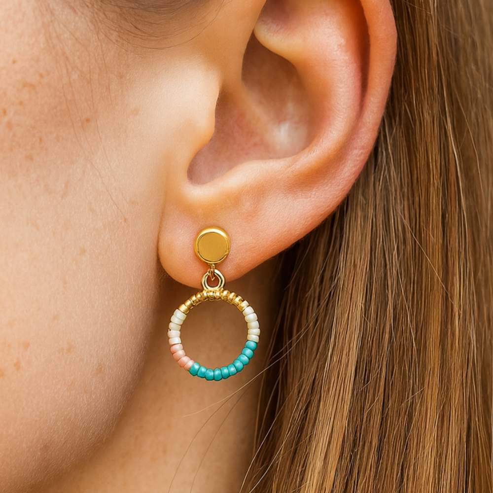 Pendientes botón con chapado de oro 18k con anilla