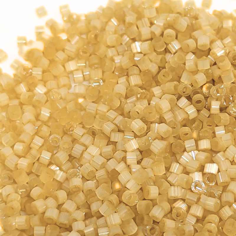 11/0 MIYUKI delica - Dyed Lt Apricot Silk Satin - DB1801 - 1gr -  - Crystaldreams Abalorios