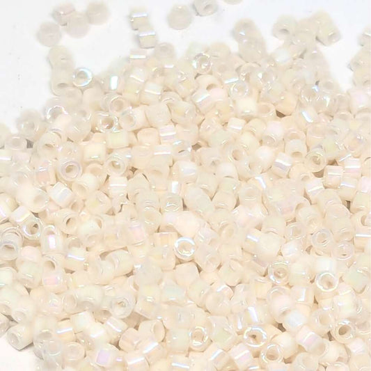 11/0 MIYUKI delica - Opaque Bisque White AB - 1gr. -  - Crystaldreams Abalorios