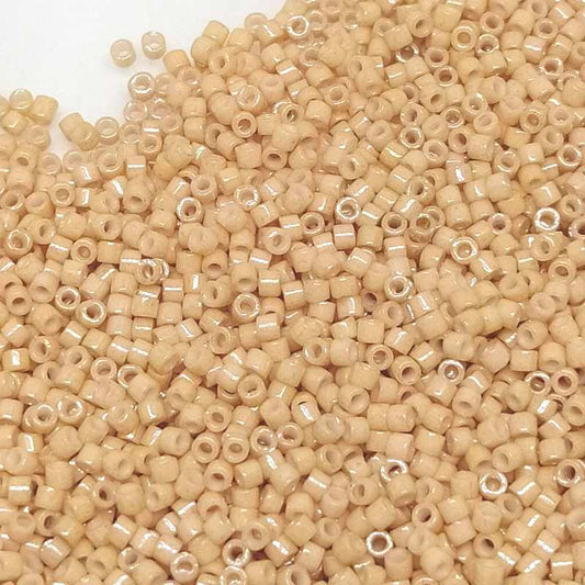 11/0 MIYUKI delica - Opaque Luster Tan - 1gr. - DB208 -  - Crystaldreams Abalorios
