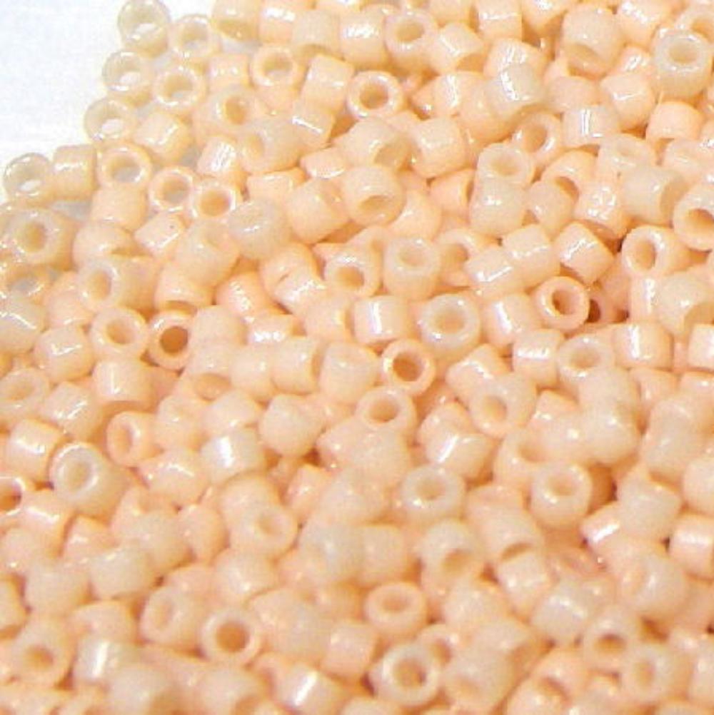 11/0 MIYUKI delica Duracoat Opaque French Vanill - 1gr. - DB2351 -  - Crystaldreams Abalorios