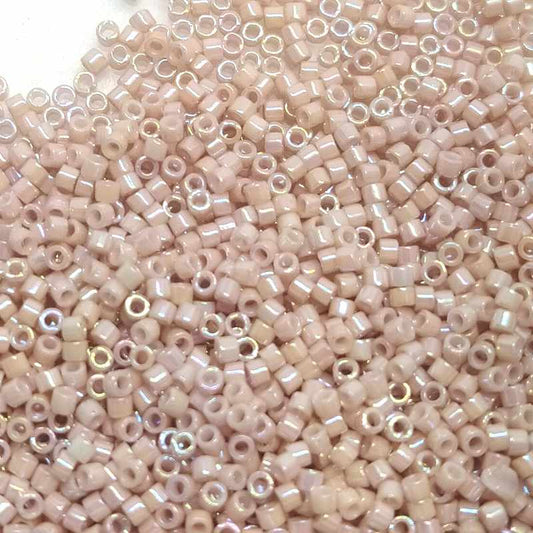 11/0 MIYUKI delica Opaque Pink Champagne AB - 1gr. - DB1505 -  - Crystaldreams Abalorios