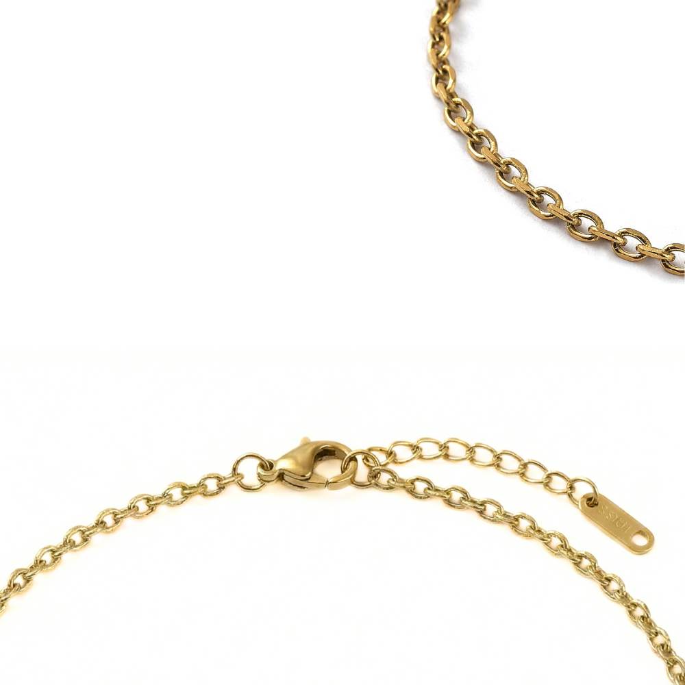 Detalle del chapado en oro 18K con Ion Plating en collar