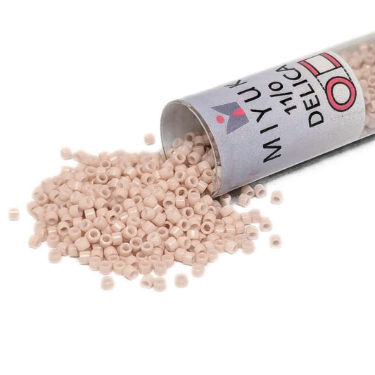 DB1495 Tubo Miyuki Delica 11/0 Opaque Pink Champagne 7,2gr. -  