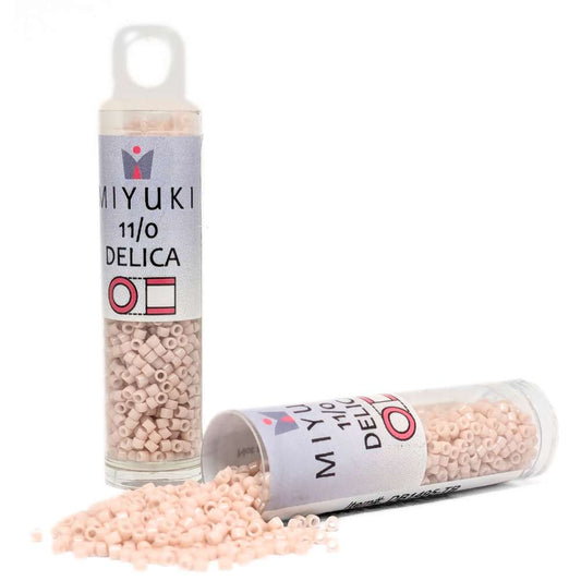 DB1495 Tubo Miyuki Delica 11/0 Opaque Pink Champagne 7,2gr. -  