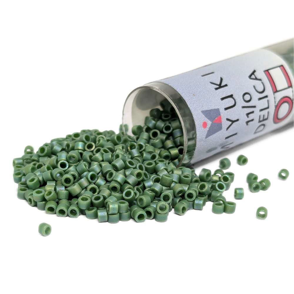 DB2311 Tubo Miyuki Delica 11/0 Frost Opaque Glaze Rainbow Green 7,2gr - DB2311 Tubo Miyuki Delica 11/0 Frost Opaque Glaze Rainbow Green 7,2gr - Miyukilandia 