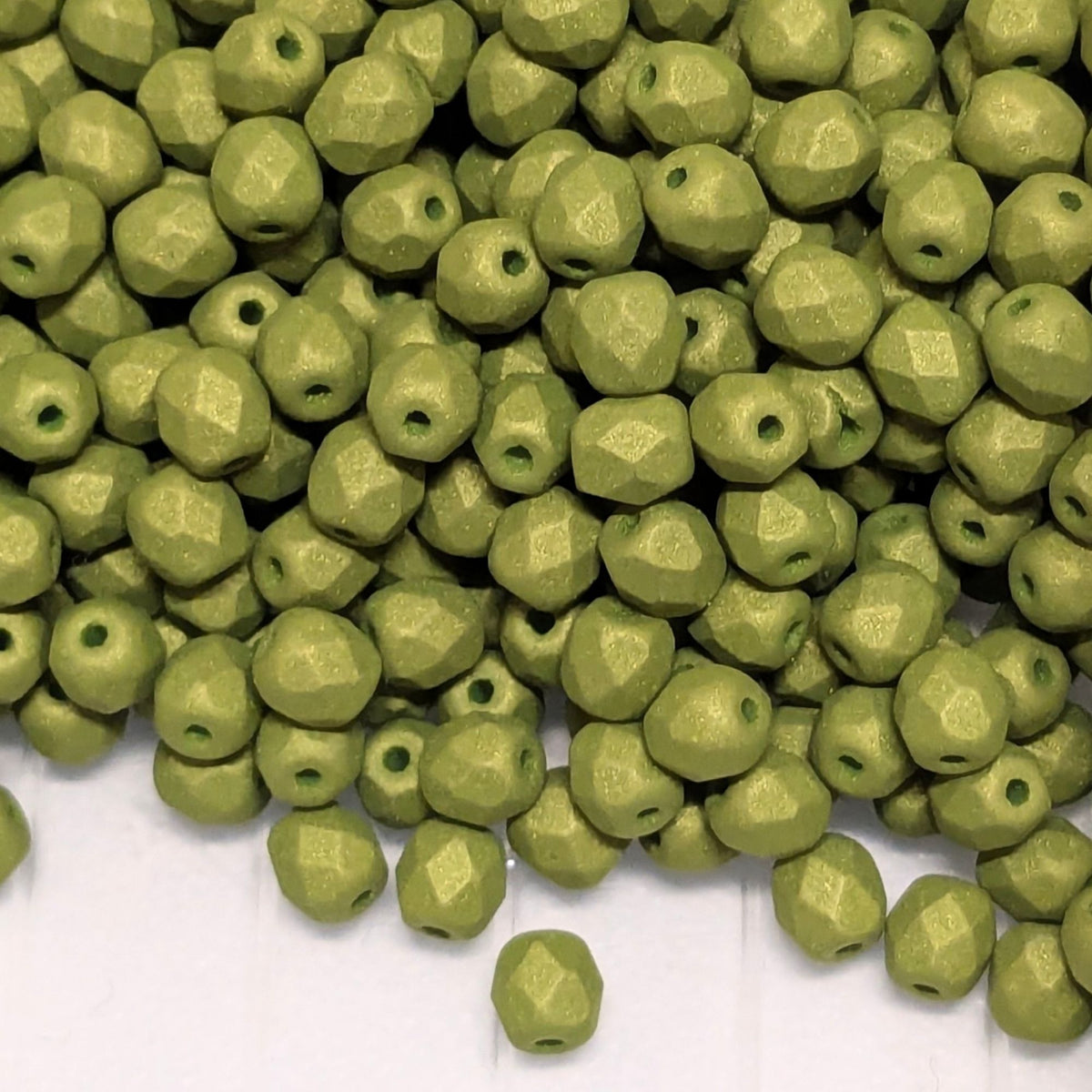 10x Facetadas 4mm TWILIGHT VERDANT GLOW