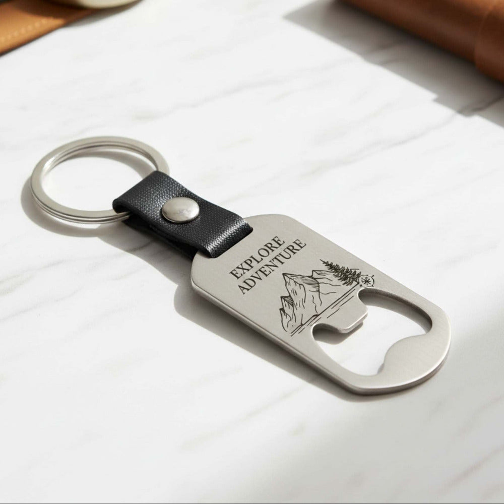 Llavero abrebotellas personalizable acero inoxidable y cuero PU negro 55x30mm con anilla metálica