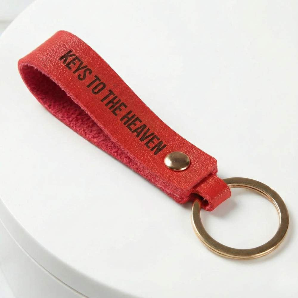 Llaveros personalizados de cuero PU rojo con anilla y clip