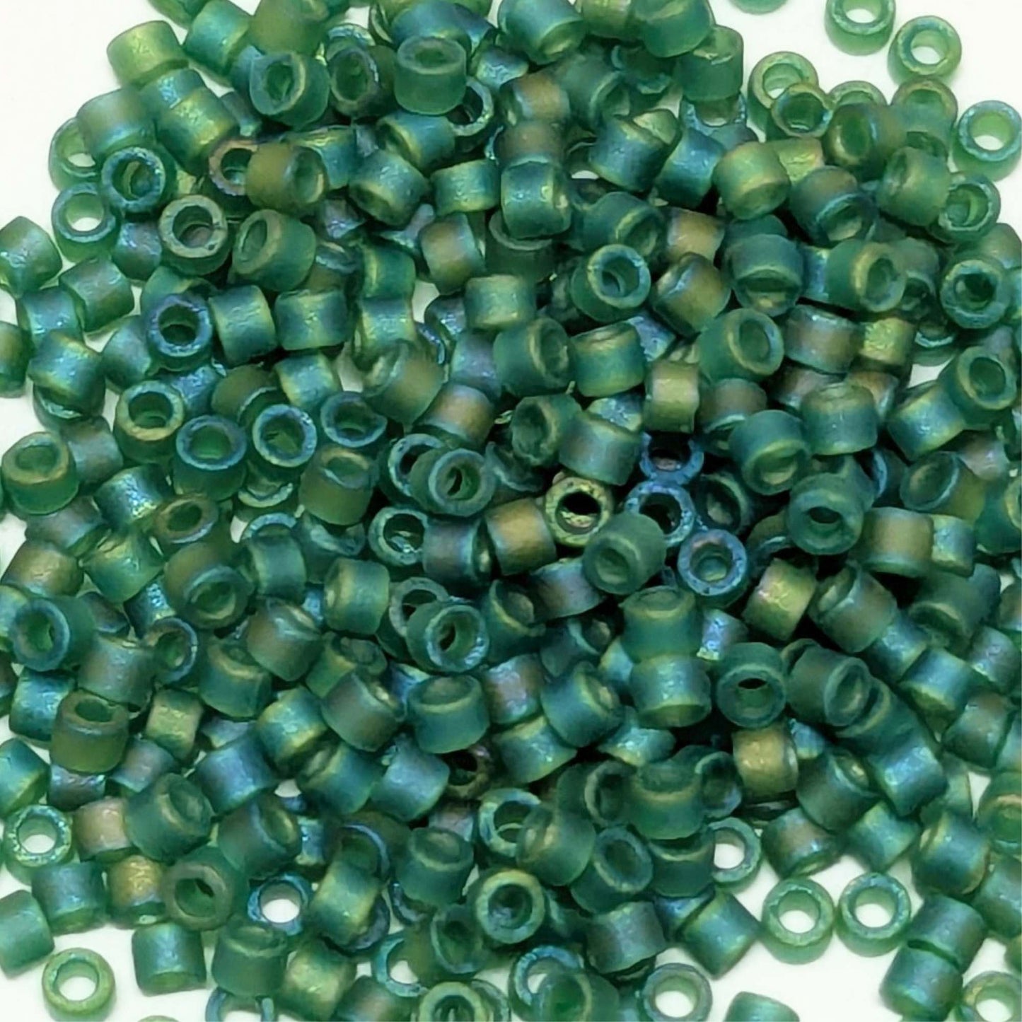 11/0 MIYUKI delica DB0858 - Light Green AB Matted - 1 gr.