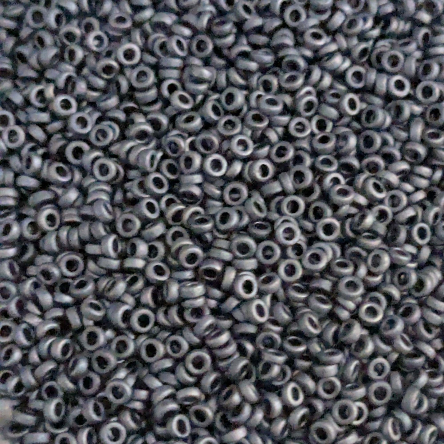 Espaçadores Miyuki 2,2 mm x 1,3 mm Cinza-chumbo mate - Cor 2001