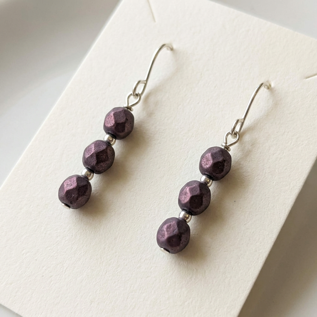Pendientes con cuentas facetadas de 4 mm Twilight Deep Plum