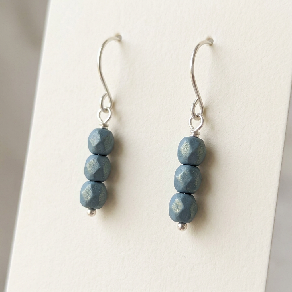 Pendientes con cuentas facetadas de 4 mm Twilight Teal Ocean
