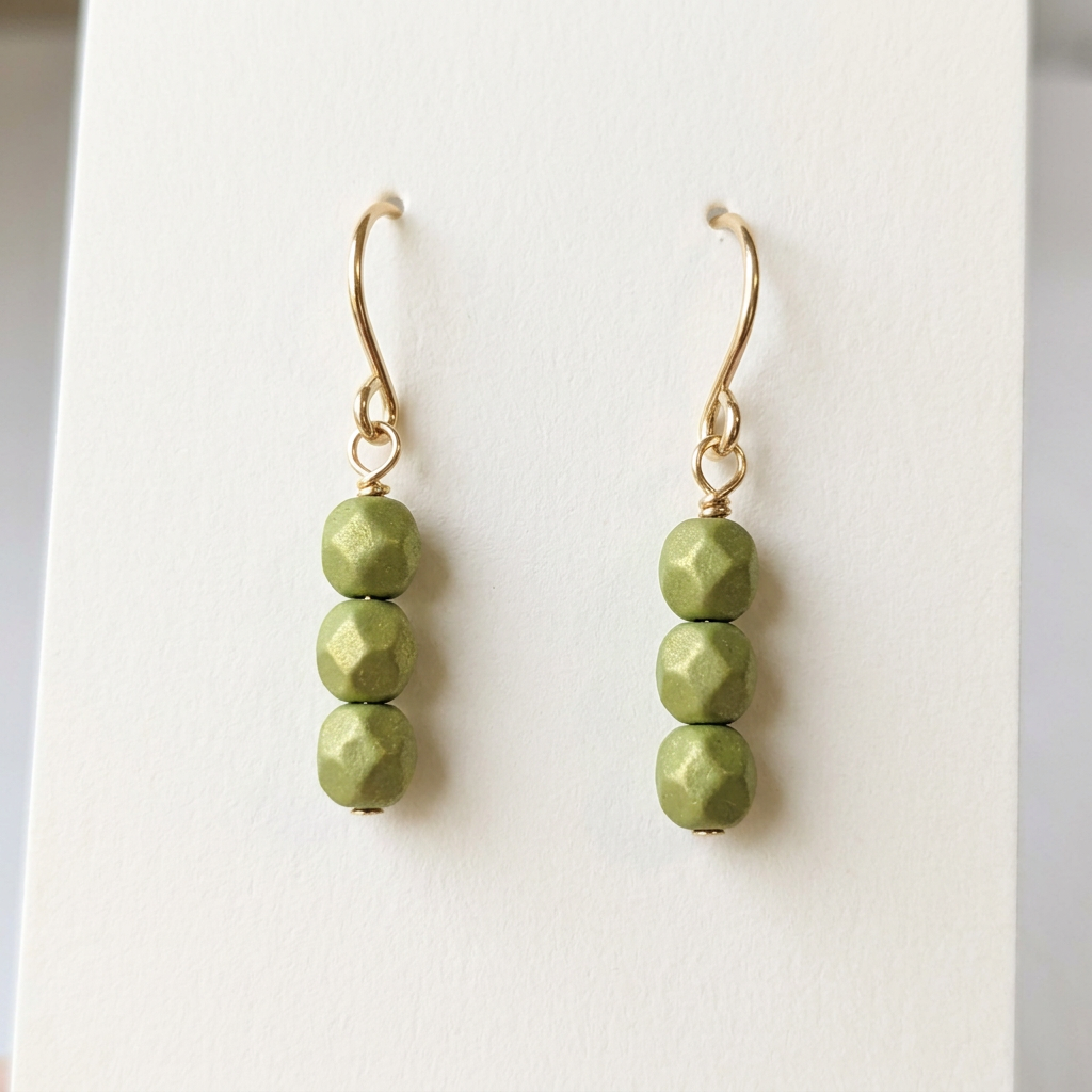 Pendientes con cuentas facetadas de 4 mm Twilight Verdant Glow