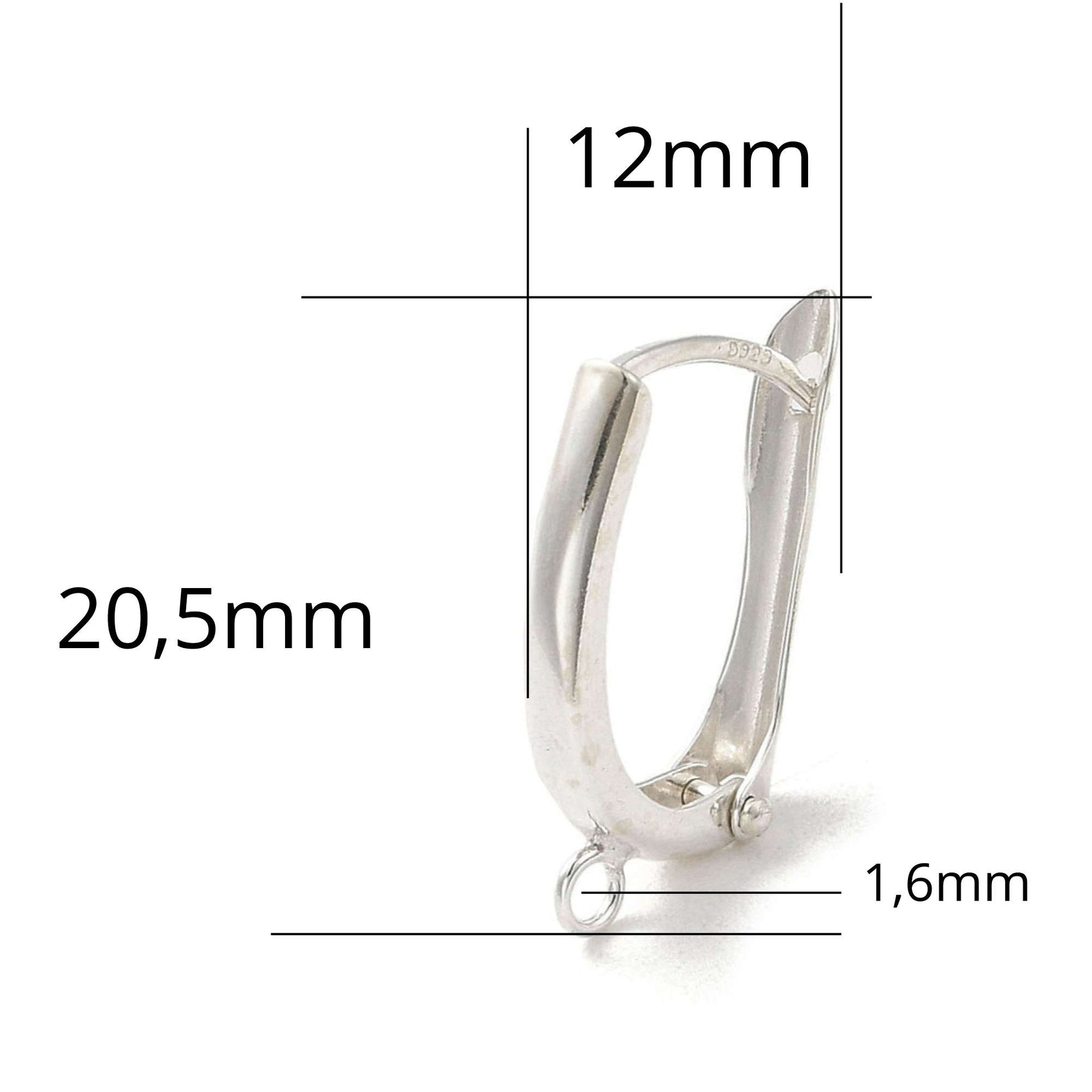 Pendientes en plata de aro con bucle y acabado profesional