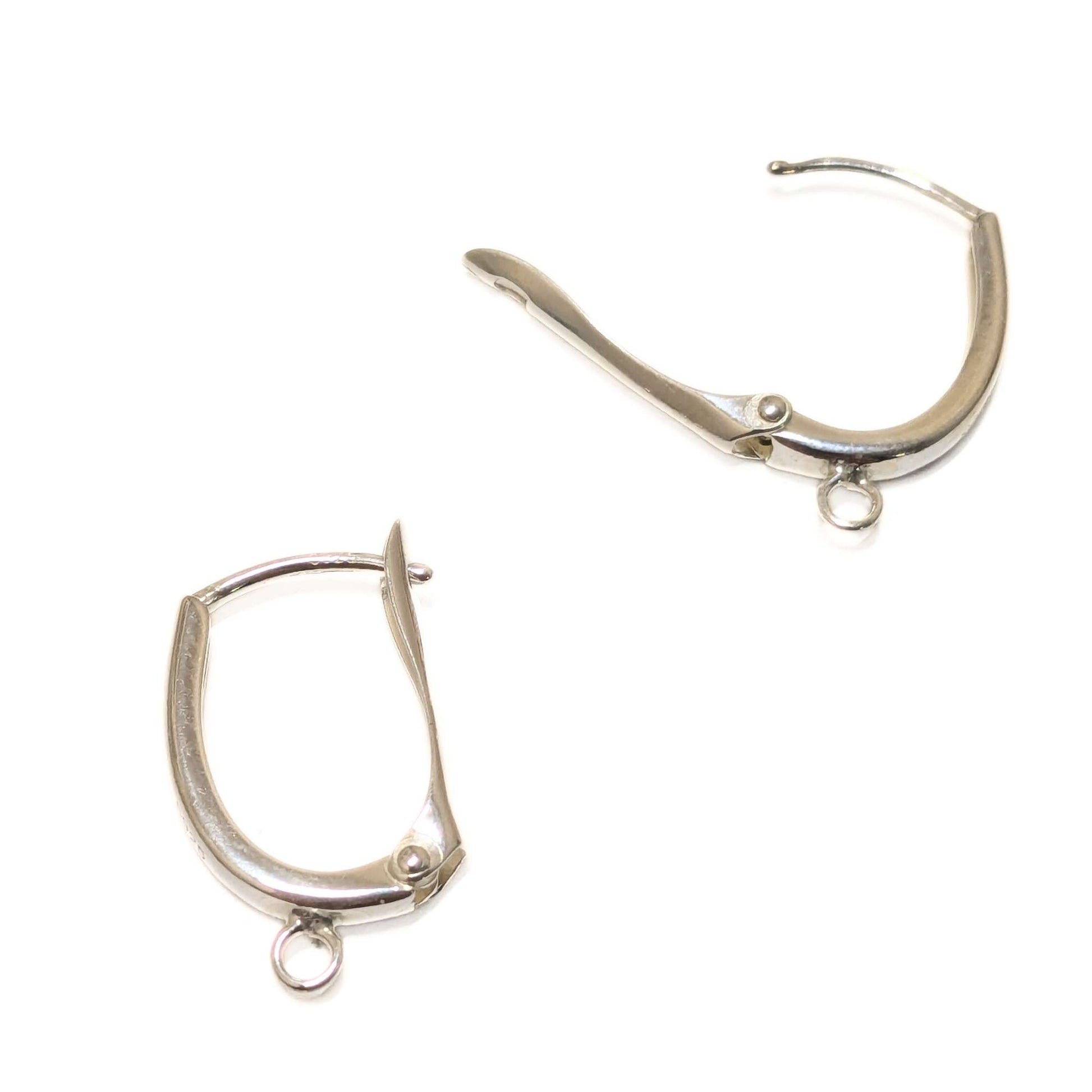 Pendientes en plata 925 con cierre seguro y diseño elegante