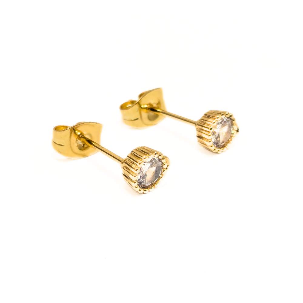 Base plana redonda para pendientes con circonita y baño de oro real 18K