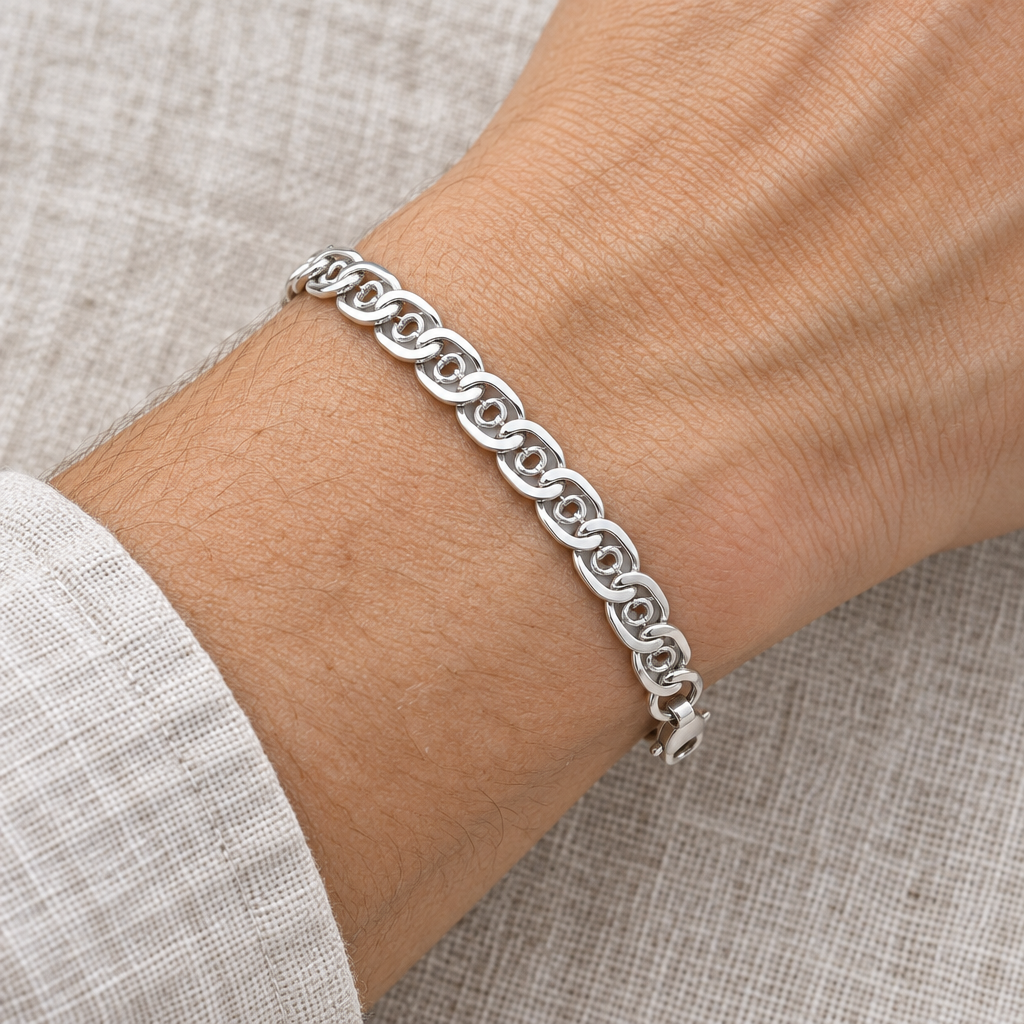 Pulsera con la cadena de acero